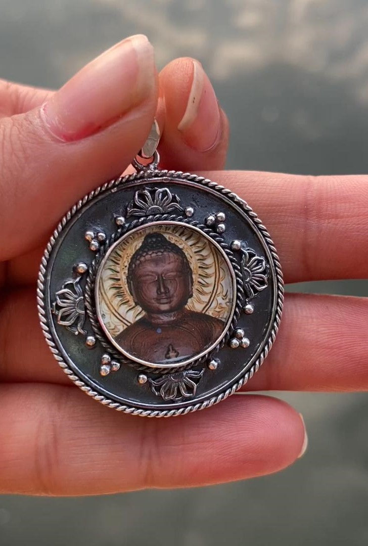 Customized Silver Photo Pendant of Vidyanagar ji Maharaj and Mahaveer Bhagwan