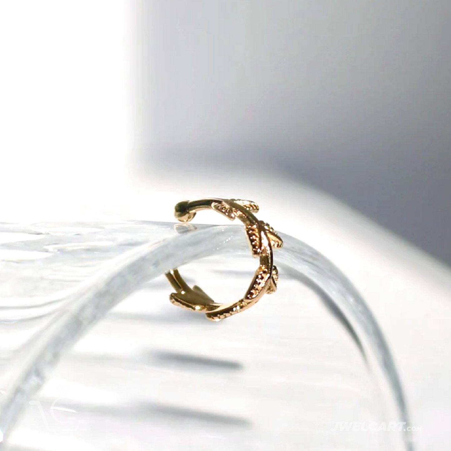 18k gold ear cuff