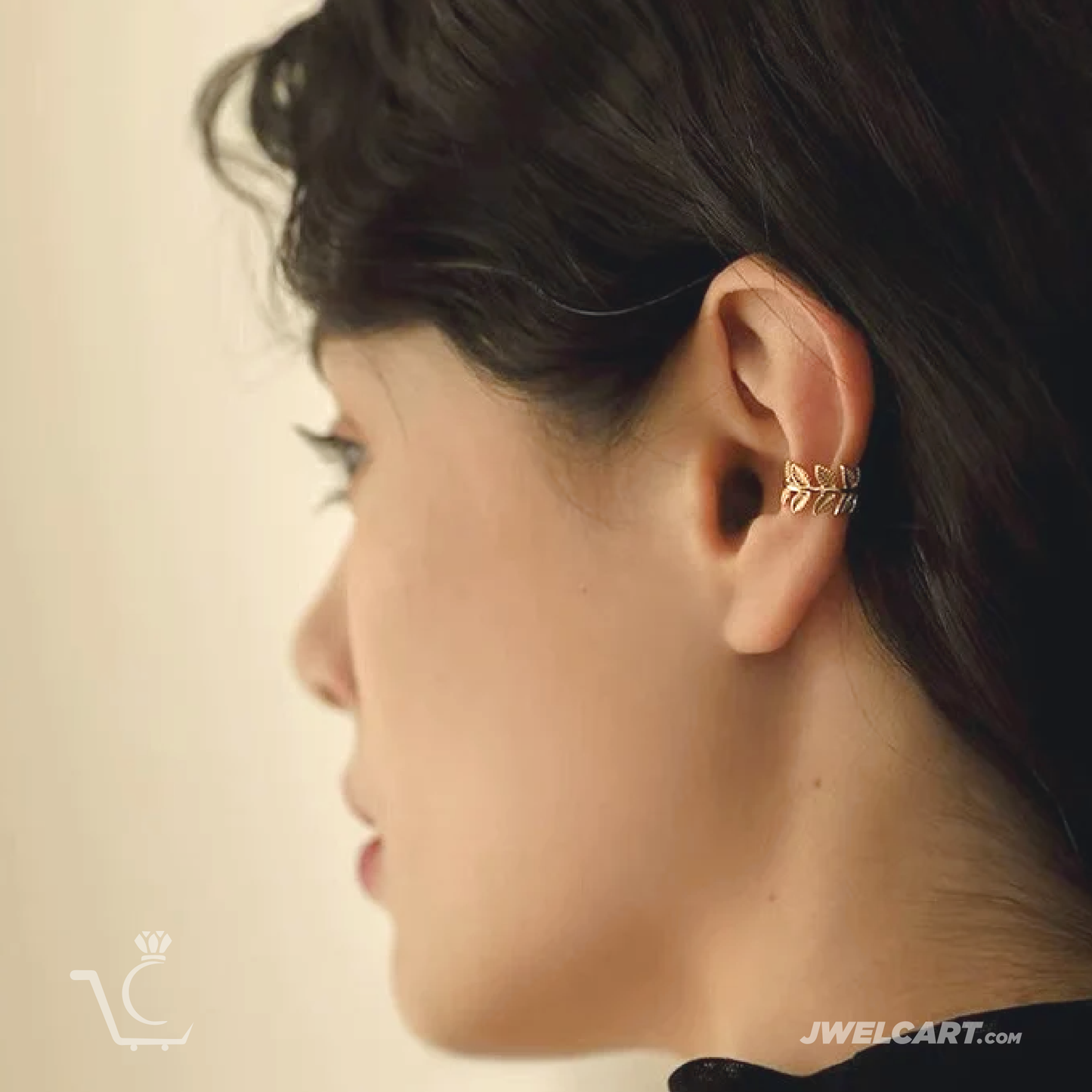 women wearing ear cuff