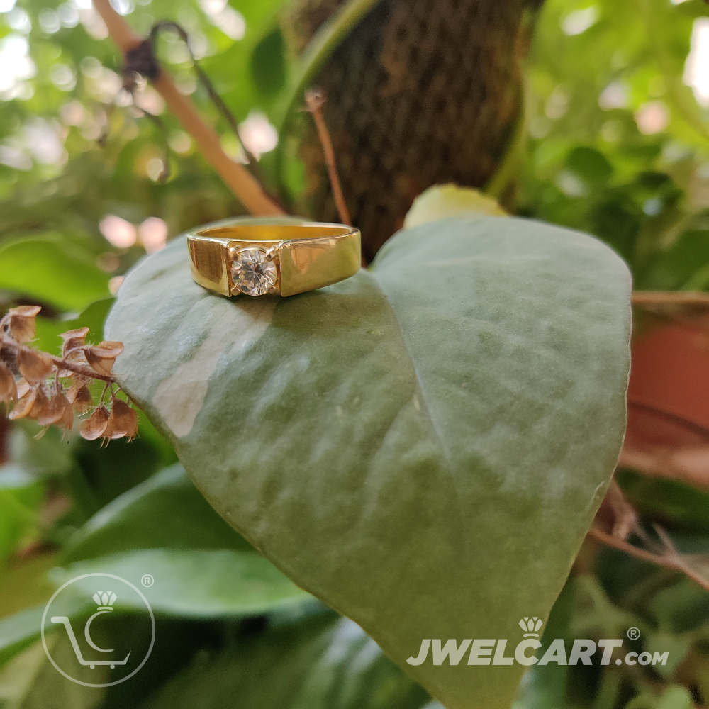 Males Solitaire 18k gold ring jwelcart.com