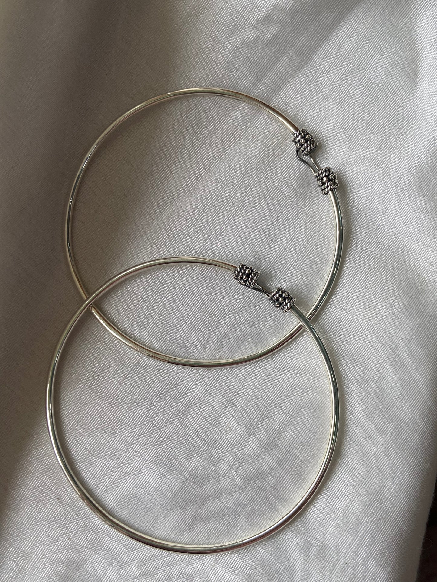 This sterling silver payal is also an excellent gift choice for birthdays, anniversaries, weddings, festive occasions, Mother's Day, and special celebrations. Its timeless design appeals to women who value quality craftsmanship and authentic jewelry. Whether gifted to a loved one or purchased as a personal treasure, this anklet serves as a beautiful symbol of heritage, elegance, and individuality.