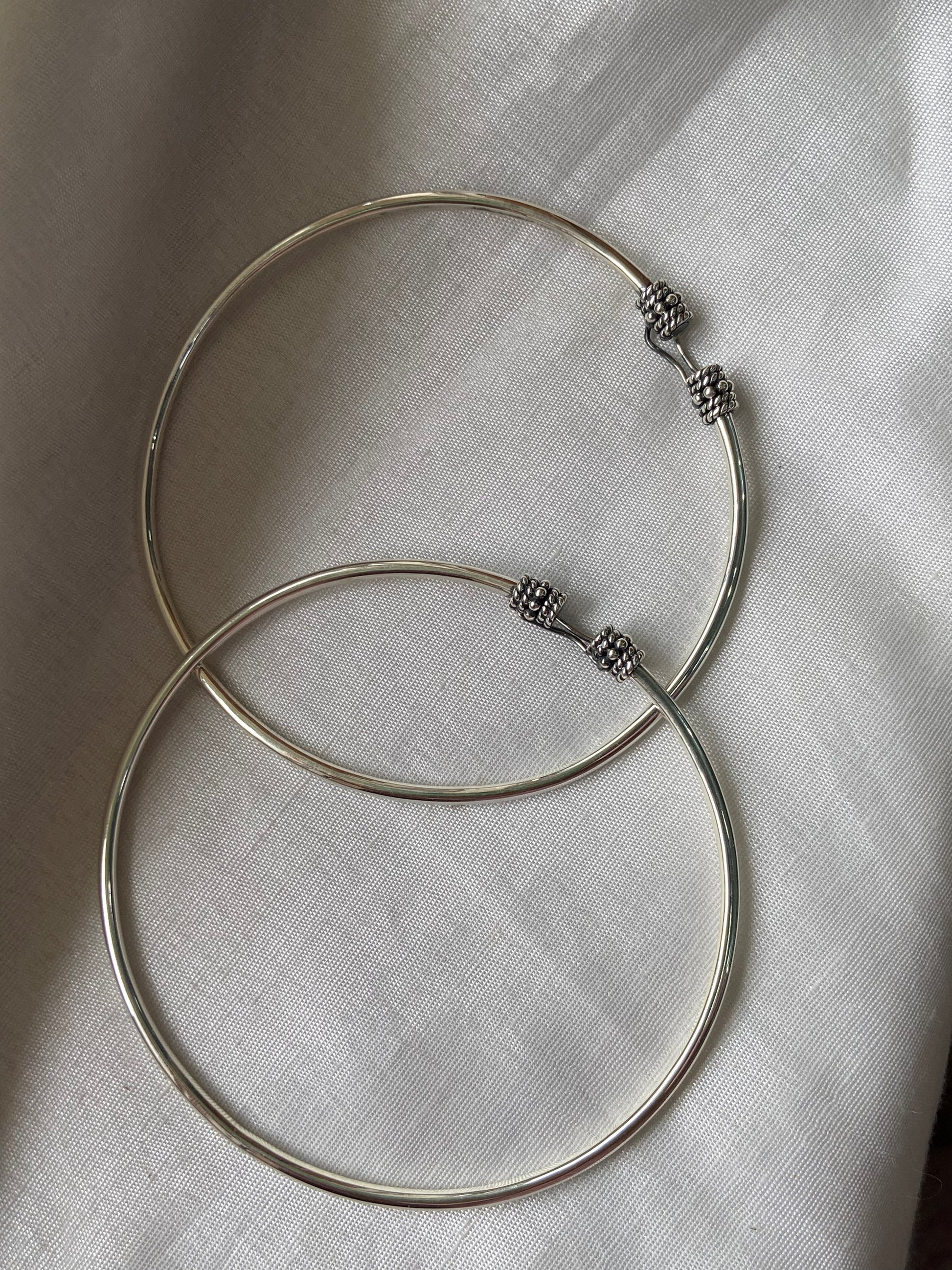 This sterling silver payal is also an excellent gift choice for birthdays, anniversaries, weddings, festive occasions, Mother's Day, and special celebrations. Its timeless design appeals to women who value quality craftsmanship and authentic jewelry. Whether gifted to a loved one or purchased as a personal treasure, this anklet serves as a beautiful symbol of heritage, elegance, and individuality.