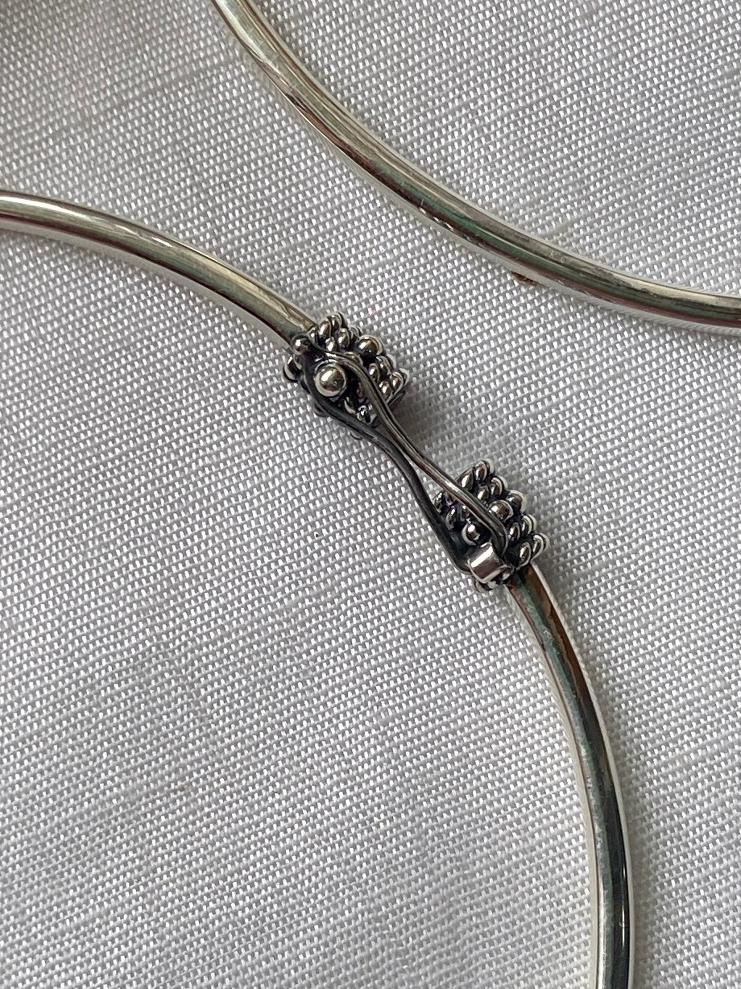 Whether worn during festive celebrations, weddings, cultural functions, or casual outings, this silver anklet adds timeless beauty to every occasion.

The ethnic appeal of this Banjara anklet makes it a favorite among lovers of traditional Indian jewelry. Unlike mass-produced accessories, this handcrafted silver jewelry piece celebrates individuality and heritage. The design reflects centuries-old craftsmanship techniques that continue to inspire modern jewelry collections.