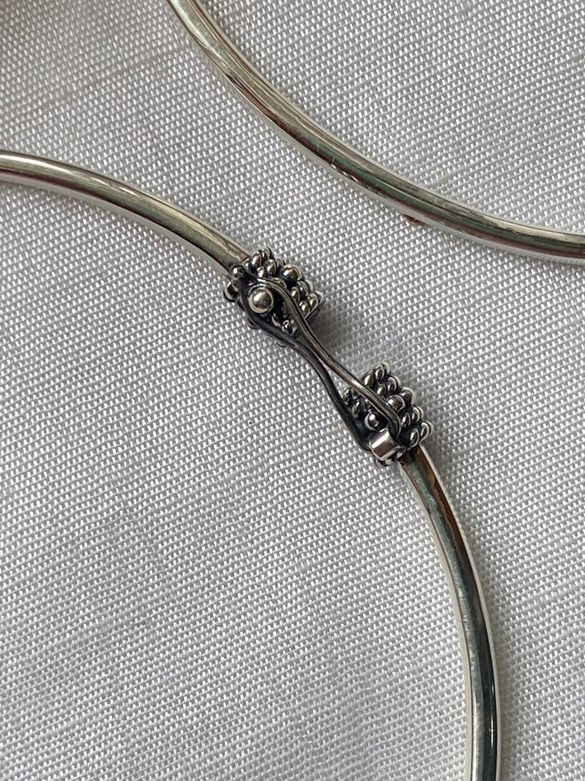 Whether worn during festive celebrations, weddings, cultural functions, or casual outings, this silver anklet adds timeless beauty to every occasion.

The ethnic appeal of this Banjara anklet makes it a favorite among lovers of traditional Indian jewelry. Unlike mass-produced accessories, this handcrafted silver jewelry piece celebrates individuality and heritage. The design reflects centuries-old craftsmanship techniques that continue to inspire modern jewelry collections.