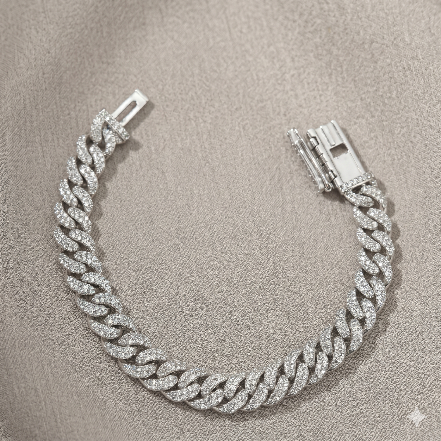 The Cuban chain style bracelet is ideal for parties, clubwear, concerts, and festive occasions. The luxury mens bracelet can easily become your favorite fashion accessory for daily styling. This silver bracelet online is crafted for men who appreciate premium quality jewelry and stylish fashion statements. The silver cuban bracelet is suitable for office wear, casual outfits, gym fashion, and streetwear looks. The thick chain bracelet design creates a strong masculine appearance that looks fashionable and t